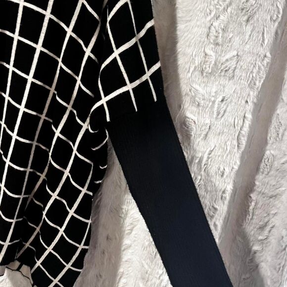 JOSEPH A. MEDIUM Black and white geometric pattern sweater - Picture 3 of 8